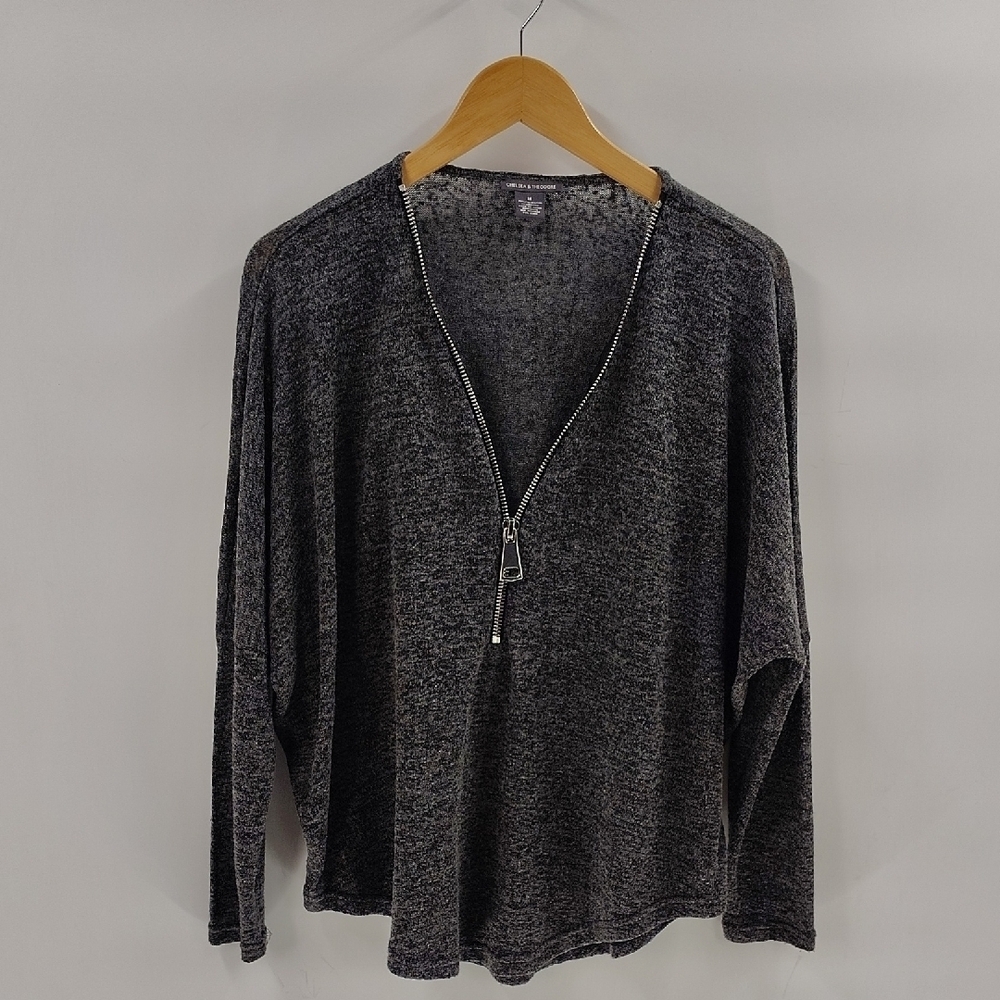 Chelsea & Theodore Pullover Top Size Medium Gray Slub Zip Front Batwing Style